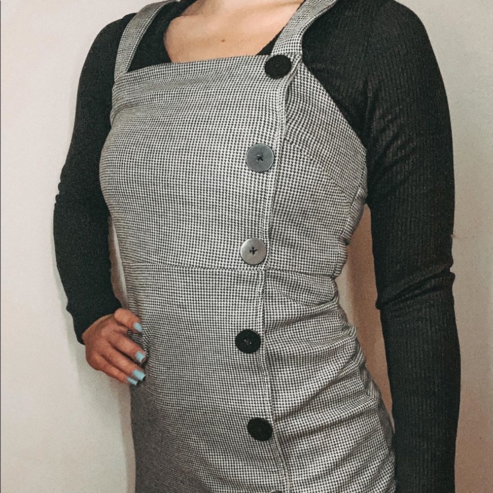 BLACK AND WHITE GINGHAM DRESS